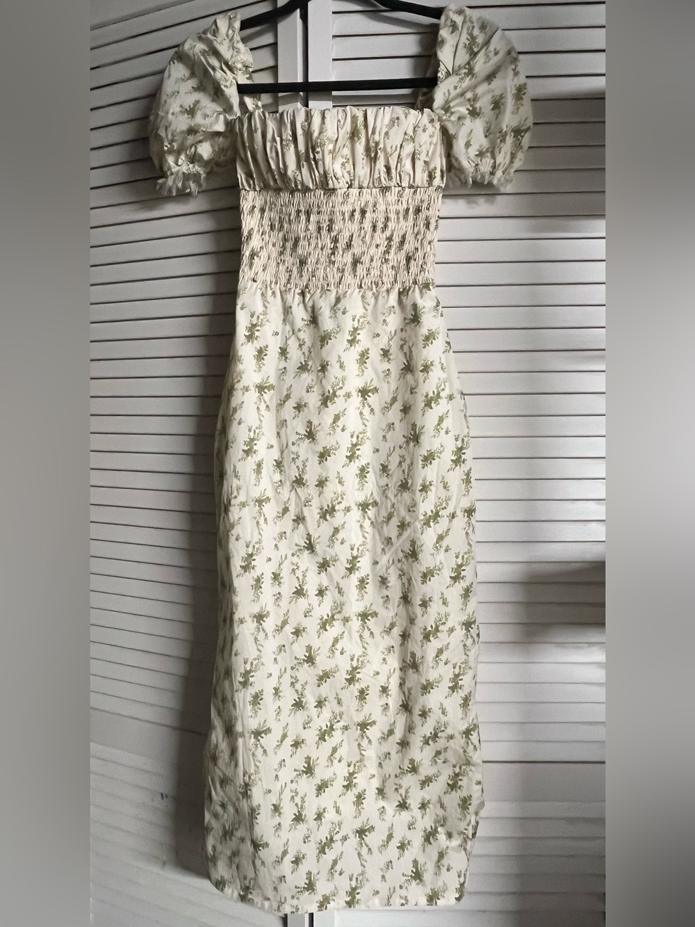 House of CB Cream Bellucci Garden Floral Puff-Sleeve Midi Dress - Picture 3 of 13